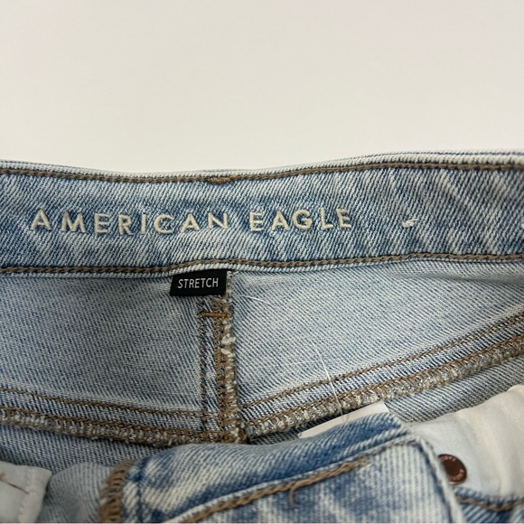 NWT American Eagle Mom Short Denim Jean Roll Hem Distressed High Rise Size 2 - Picture 3 of 6